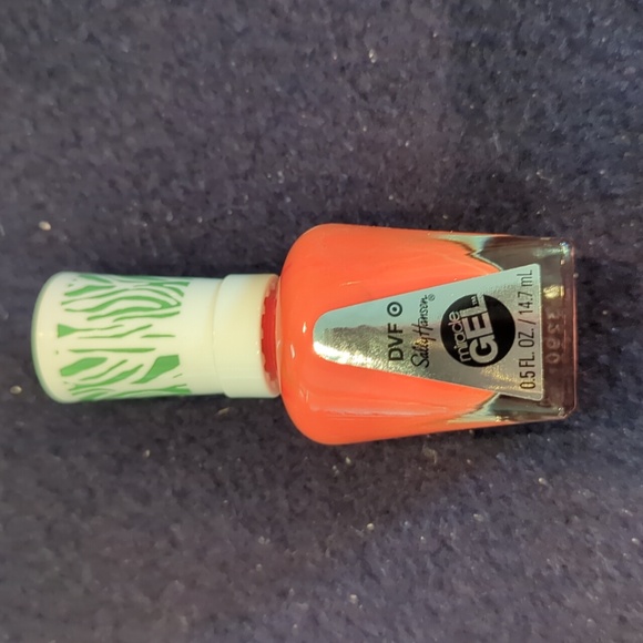 Two New Bottles of Gel Nail Polish - Picture 2 of 5
